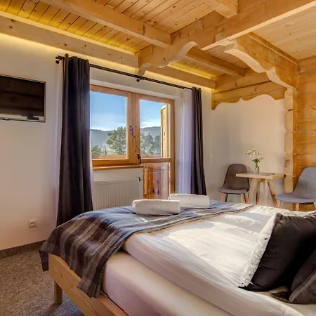 לינה וארוחת בוקר Malinowa 3*